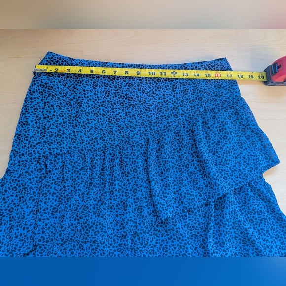 DYNAMITE Women Skirt Leopard Pattern Size Large Blue And Black Back Zipper - Picture 6 of 7